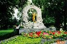 维也纳约翰・施特劳斯金像纪念碑